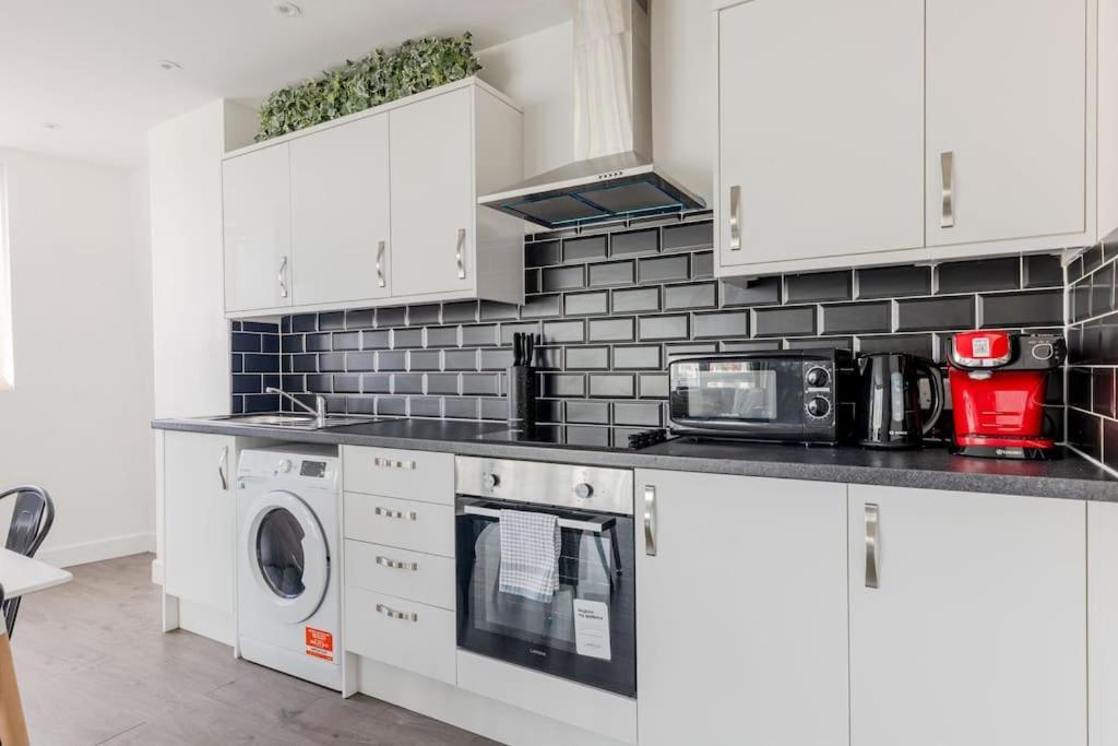 Vertigo Boutique Sleeps 4 London Kingston upon Thames  Zewnętrze zdjęcie